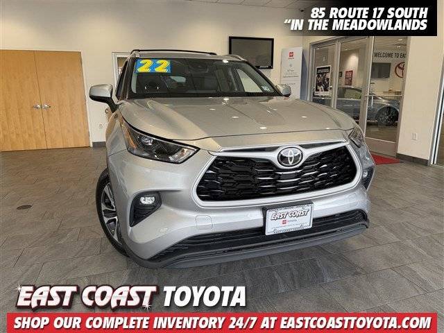 2022 Toyota Highlander XLE AWD photo