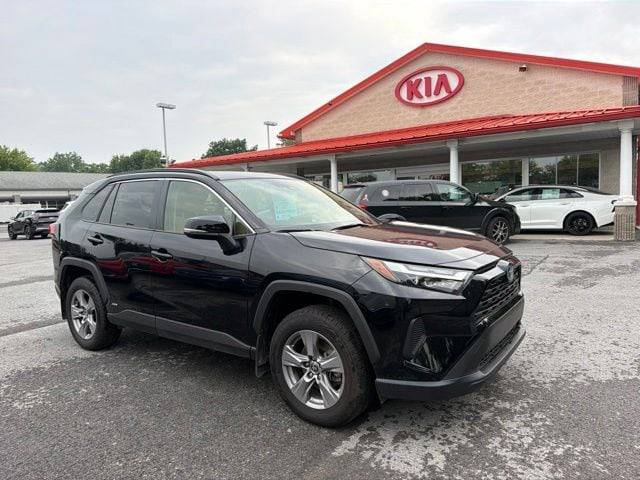 2022 Toyota RAV4 Hybrid XLE AWD photo