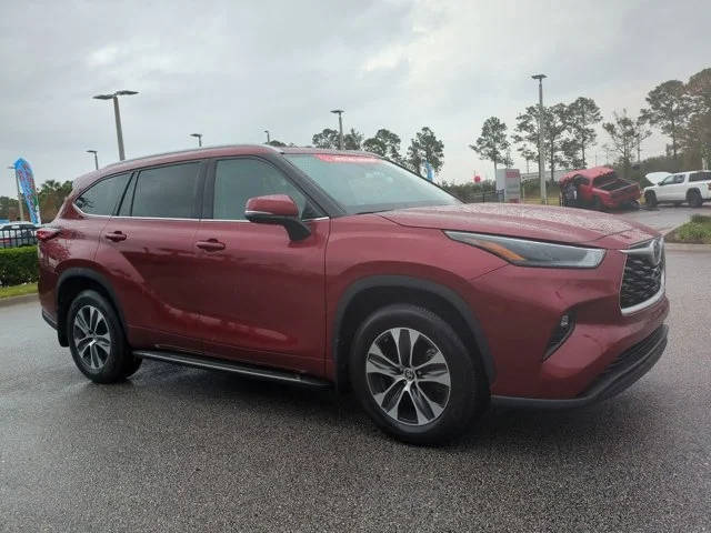 2022 Toyota Highlander XLE AWD photo