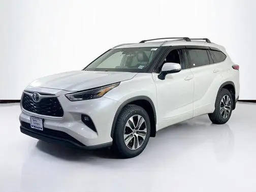 2022 Toyota Highlander XLE AWD photo