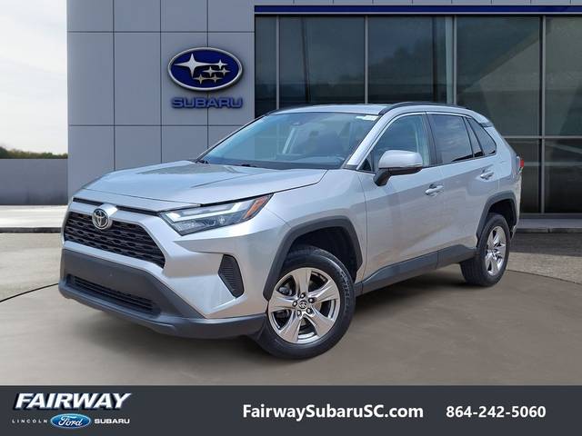2022 Toyota RAV4 XLE FWD photo