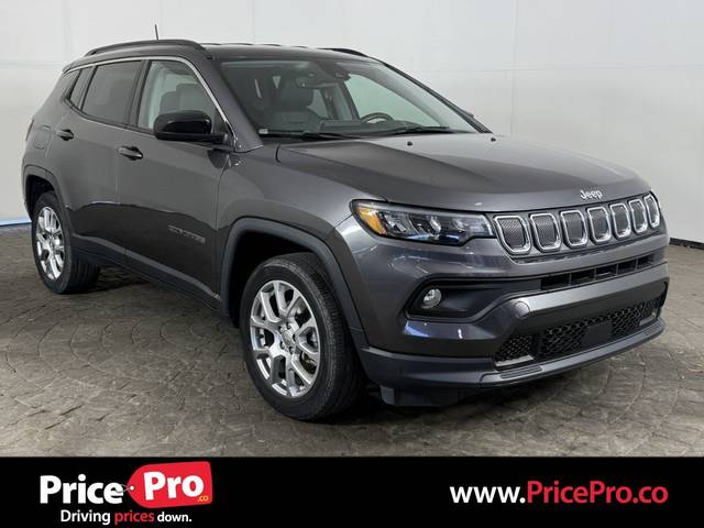 2022 Jeep Compass Latitude Lux 4WD photo