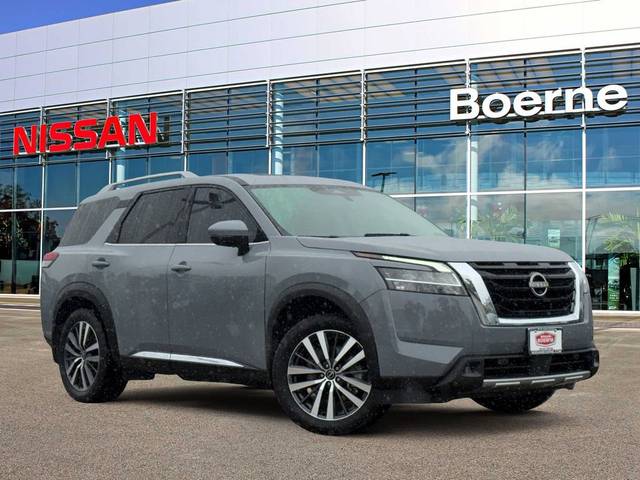 2022 Nissan Pathfinder Platinum 4WD photo