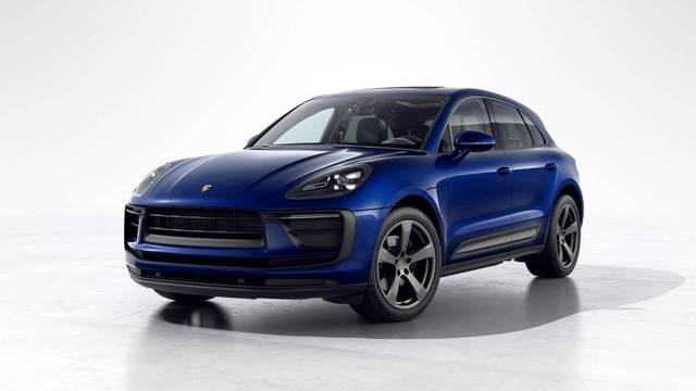 2022 Porsche Macan  AWD photo