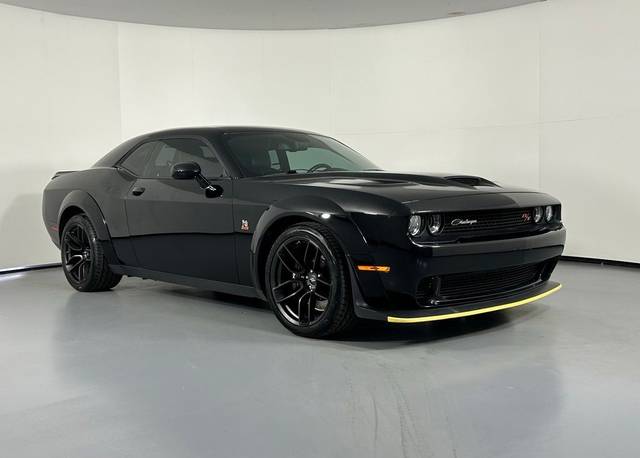2022 Dodge Challenger R/T Scat Pack Widebody RWD photo