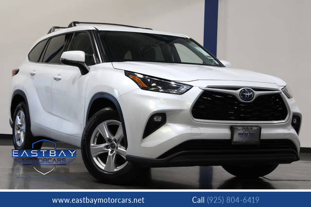 2022 Toyota Highlander Hybrid LE FWD photo