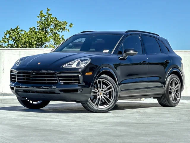 2022 Porsche Cayenne Platinum Edition AWD photo
