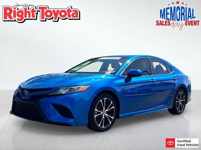 2020 Toyota Camry SE FWD photo