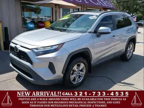 2022 Toyota RAV4 XLE FWD photo