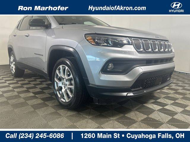 2022 Jeep Compass Latitude Lux 4WD photo