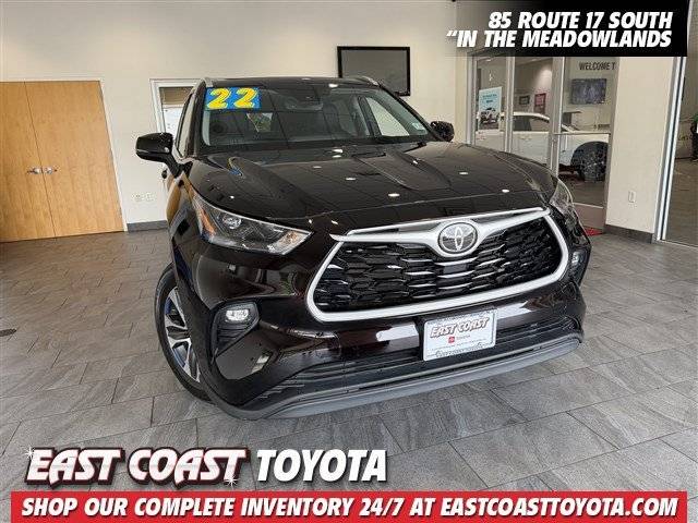 2022 Toyota Highlander XLE AWD photo