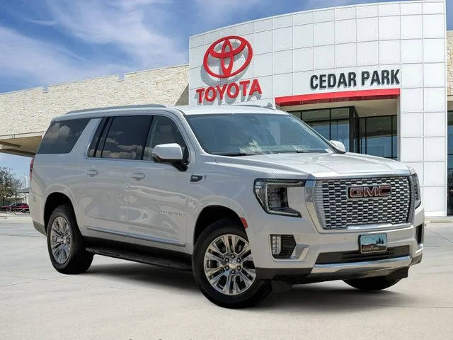 2022 GMC Yukon XL Denali 4WD photo