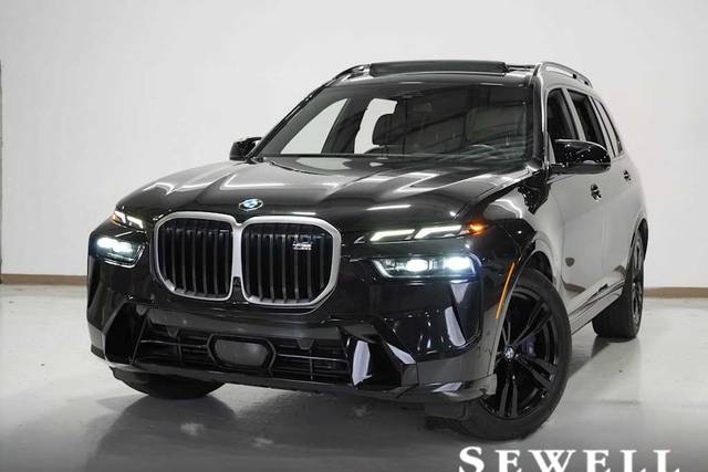 2023 BMW X7 M60i AWD photo