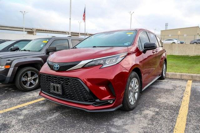 2022 Toyota Sienna XSE AWD photo