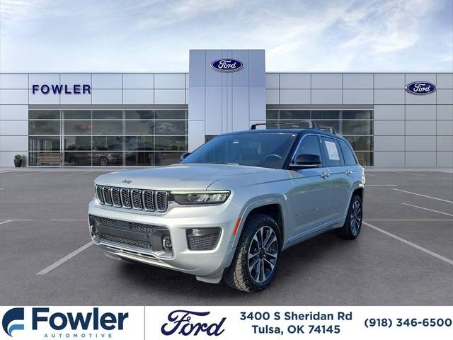2022 Jeep Grand Cherokee Overland 4WD photo