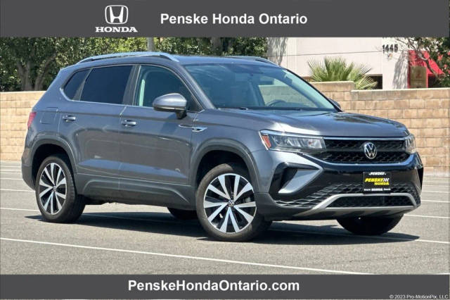 2022 Volkswagen Taos SE FWD photo