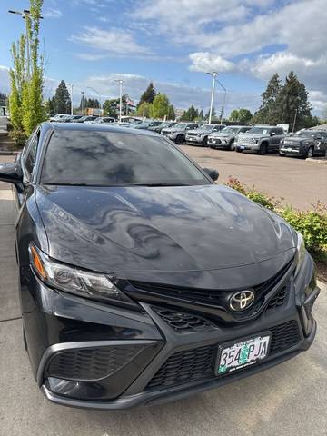 2021 Toyota Camry SE FWD photo