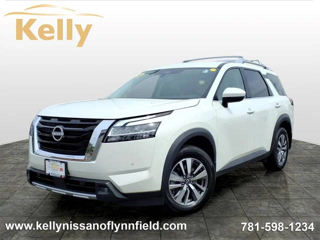 2022 Nissan Pathfinder SL 4WD photo