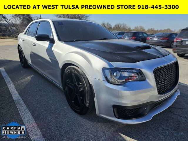 2022 Chrysler 300 Touring RWD photo