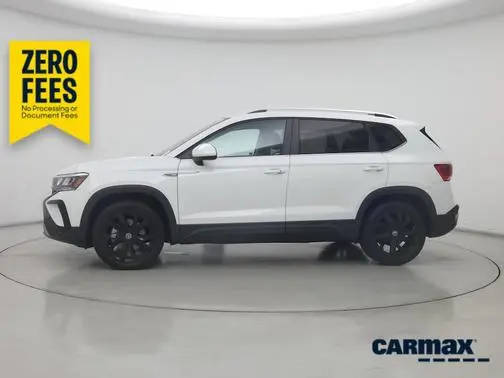 2022 Volkswagen Taos SE AWD photo