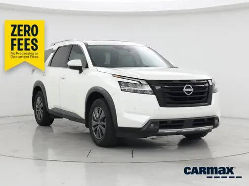 2022 Nissan Pathfinder SL FWD photo