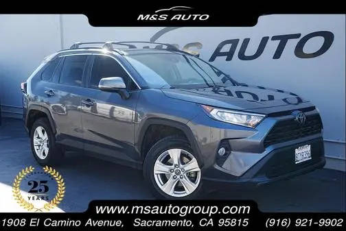 2021 Toyota RAV4 XLE AWD photo