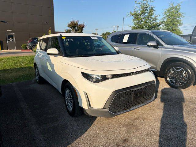 2023 Kia Soul LX FWD photo