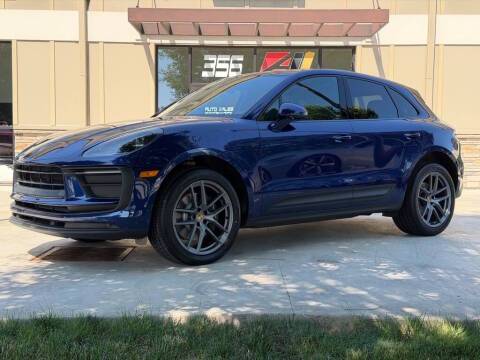 2022 Porsche Macan AWD photo