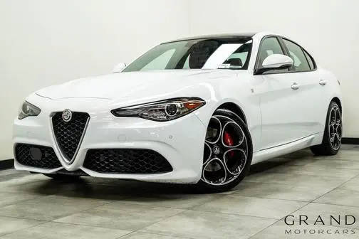 2022 Alfa Romeo Giulia Ti RWD photo