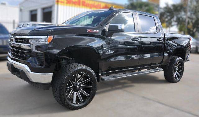 2022 Chevrolet Silverado 1500 LT 4WD photo