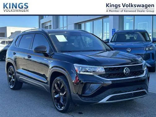2022 Volkswagen Taos SE AWD photo