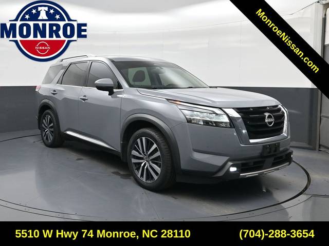 2022 Nissan Pathfinder Platinum 4WD photo