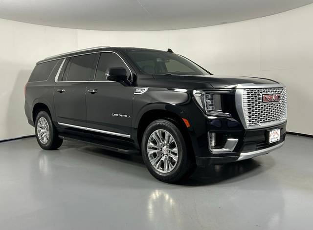 2022 GMC Yukon XL Denali 4WD photo