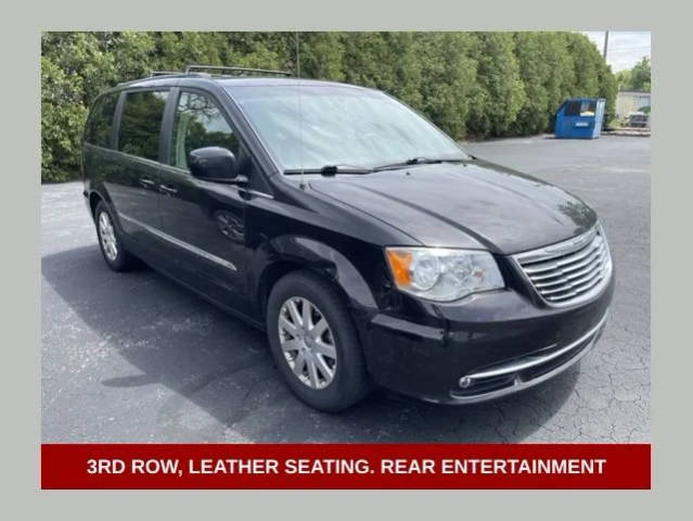 2015 Chrysler Town and Country Touring FWD photo