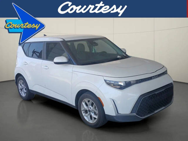 2023 Kia Soul LX FWD photo
