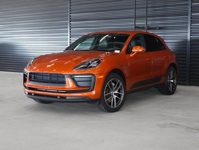 2022 Porsche Macan  AWD photo