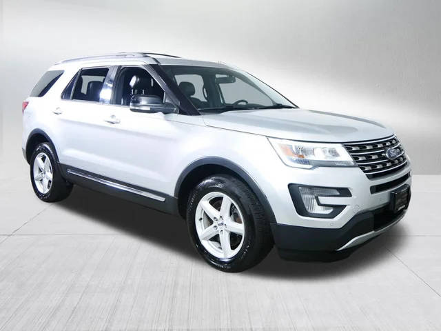 2017 Ford Explorer XLT 4WD photo