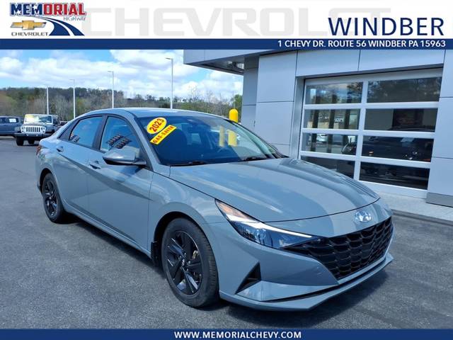 2023 Hyundai Elantra SEL FWD photo