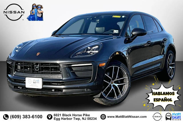 2023 Porsche Macan AWD photo