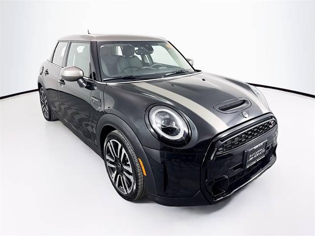 2023 MINI Hardtop 4 Door Cooper S FWD photo