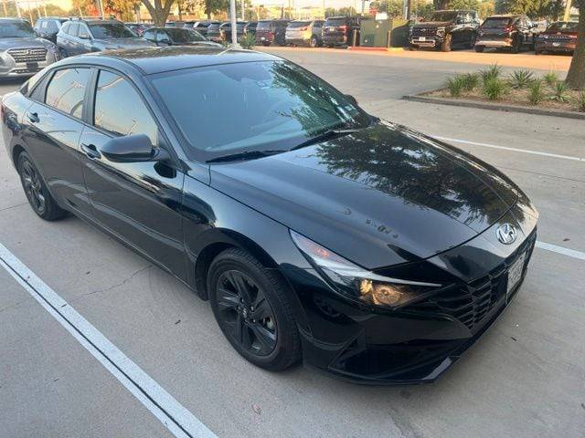 2023 Hyundai Elantra SEL FWD photo