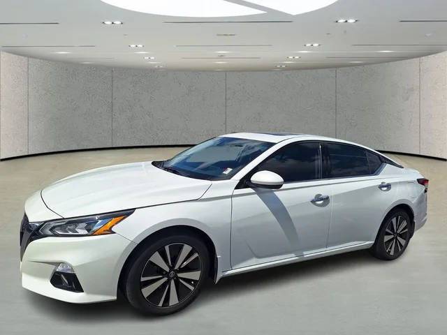 2022 Nissan Altima 2.5 SL FWD photo
