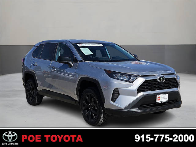 2022 Toyota RAV4 LE FWD photo