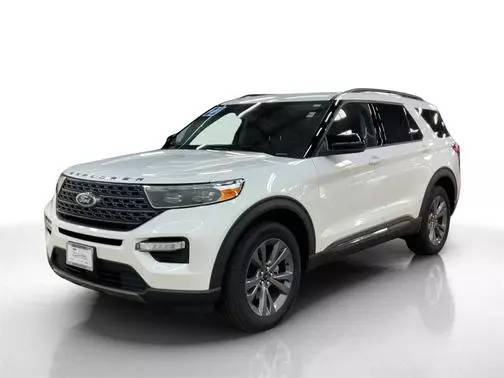 2022 Ford Explorer XLT 4WD photo