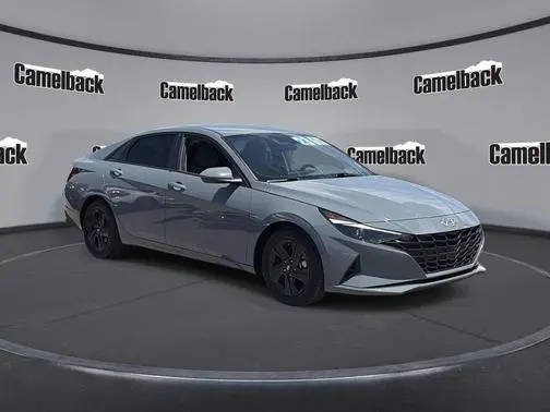 2023 Hyundai Elantra SEL FWD photo
