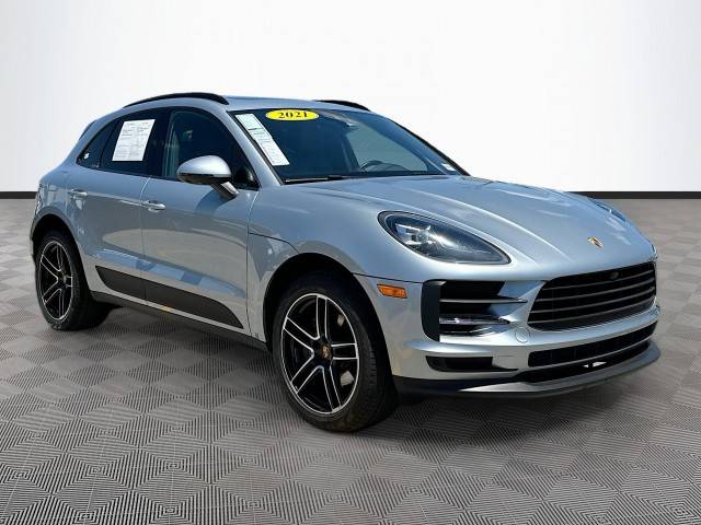 2021 Porsche Macan  AWD photo