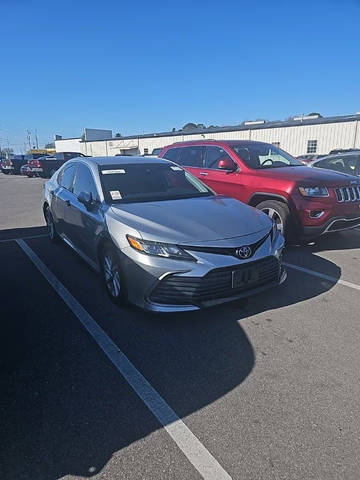 2021 Toyota Camry LE FWD photo