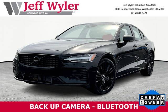 2022 Volvo S60 Recharge Black Edition R-Design AWD photo
