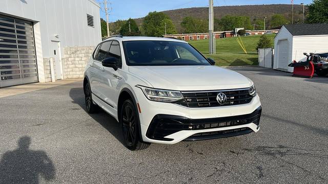 2022 Volkswagen Tiguan SE R-Line Black AWD photo