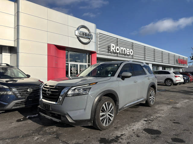 2022 Nissan Pathfinder Platinum 4WD photo